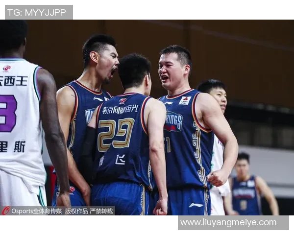 南京篮球队的节奏打法深度分析与战术解读 南京篮球队的节奏打法深度分析与战术解读