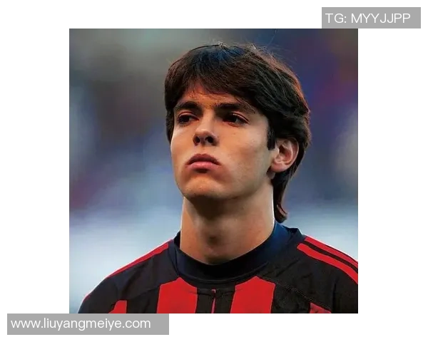 足球明星亲密互动头像展现友谊与团结的魅力与激情 足球明星亲密互动头像展现友谊与团结的魅力与激情