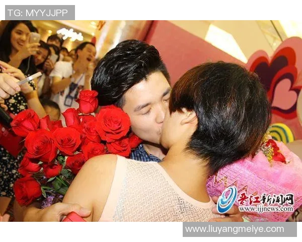 韩国足球明星浪漫求婚感动全场甜蜜时刻引发热议