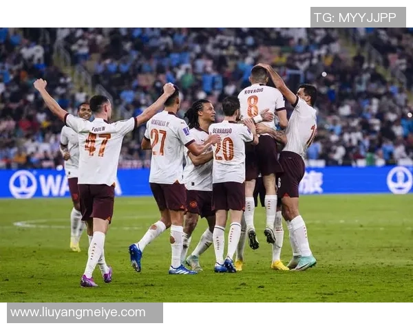 重庆足球队在冠军赛中的耐力展现与战术分析 重庆足球队在冠军赛中的耐力展现与战术分析